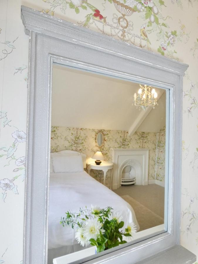 The Mount Somerton Retreat - Nr Bruton, Glastonbury, The Spectacular Wells Cathedral, Millfield School, Leonardo Helicopters, Yeovilton Room photo